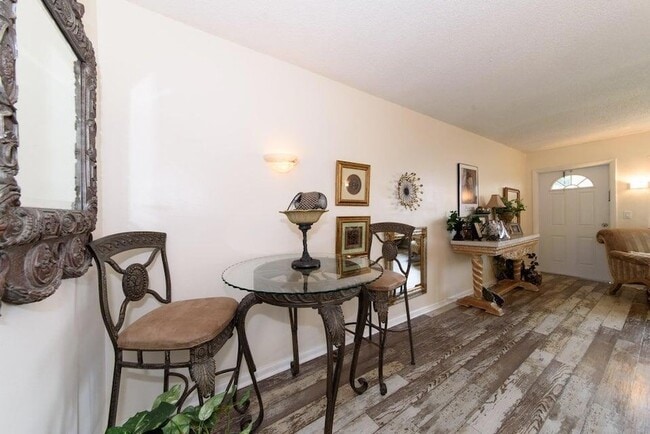 Photo - 59 Bedford E