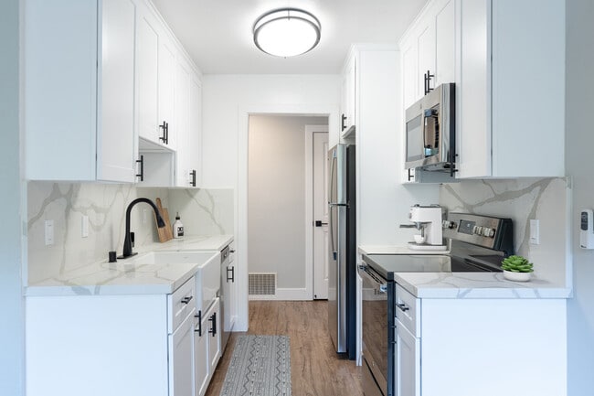 Photo - Skylark Apartments