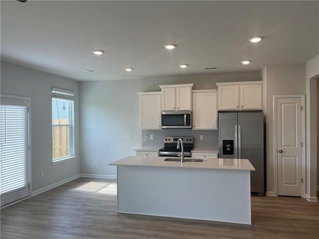 Photo - 360 Navigator Ln