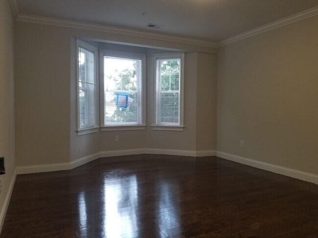 43 Oak St Unit 1