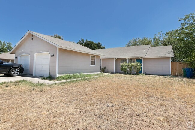 Building Photo - Wonderfully updated!! Rental