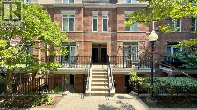 Photo - 415 Jarvis St