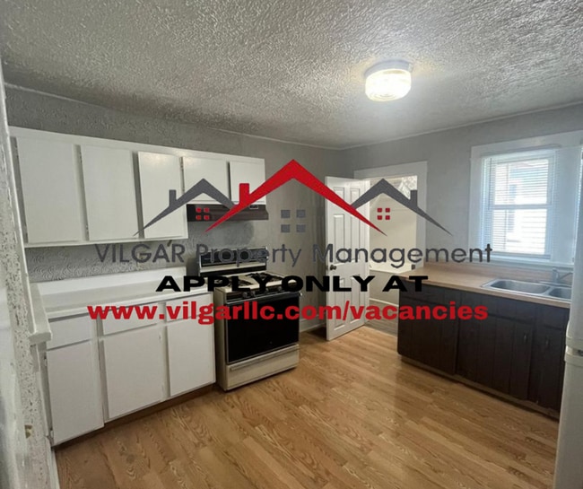 Photo - 4611 Pine Ave Apartamento Unidad 4611 Pine Ave.,  2 (first floor)