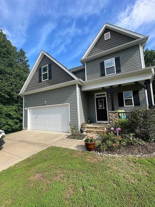Building Photo - Room in House on E Webber Ln