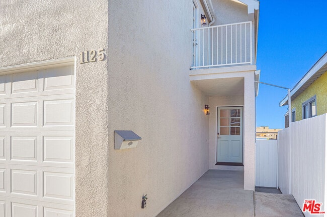 Photo - 1125 Manhattan Ave