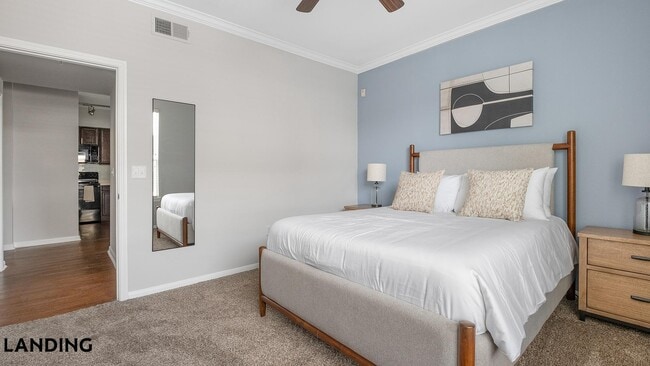 Photo - 14807 Woodland Hills Dr Unidad 9307