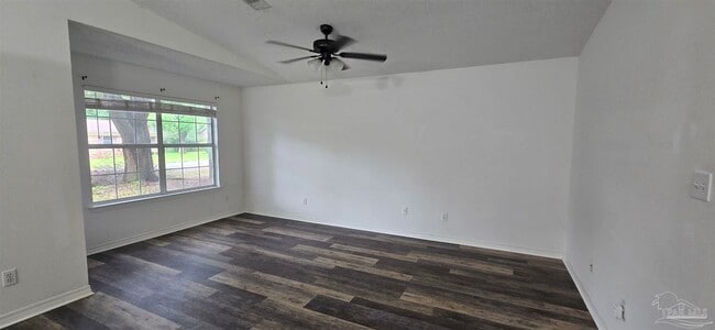 Photo - 1087 New Haven Dr