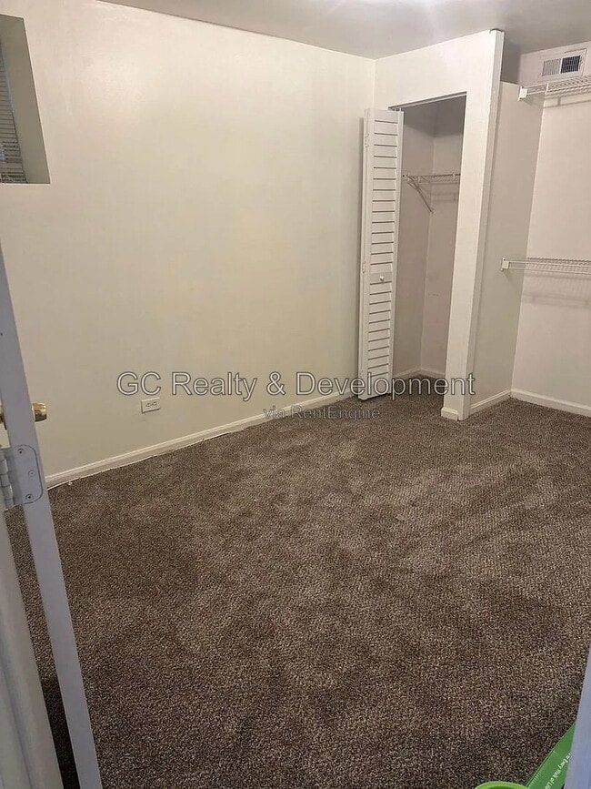 Photo - 4422 S St Lawrence Ave Unit B
