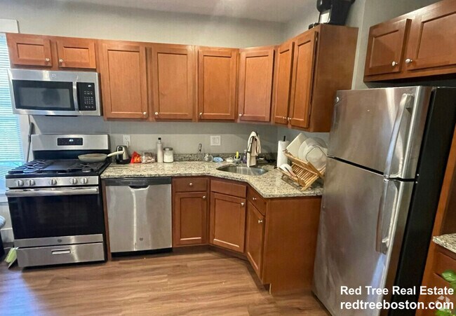 Building Photo - 32 Elmer St Unit 1 Rental