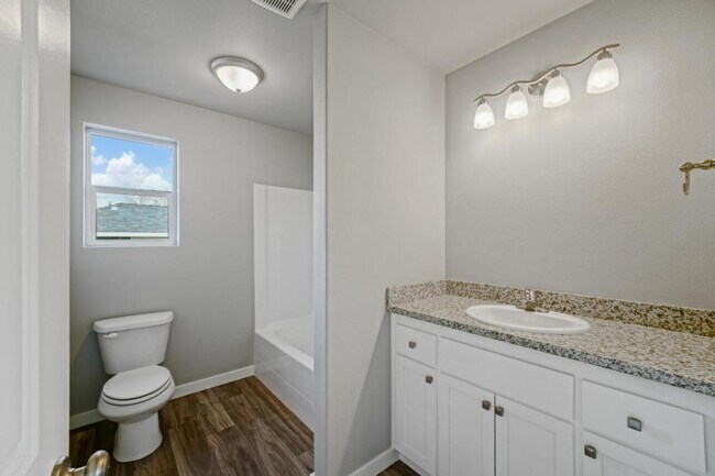 Photo - 4293 Ash Grove Dr NE