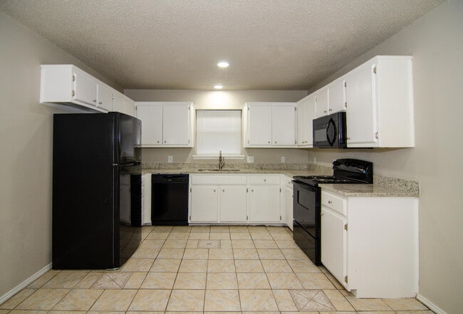 Photo - 2113 84th St