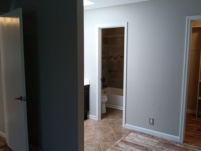 Photo - 3 Bedroom, 2.5 Bathroom Home! Schedule a Showing!