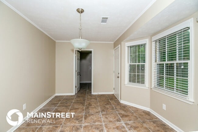 Photo - 2135 Pinewood Dr