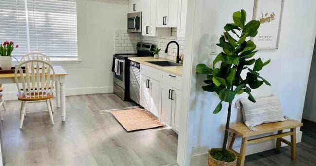 Photo - 2604 Dauphin St