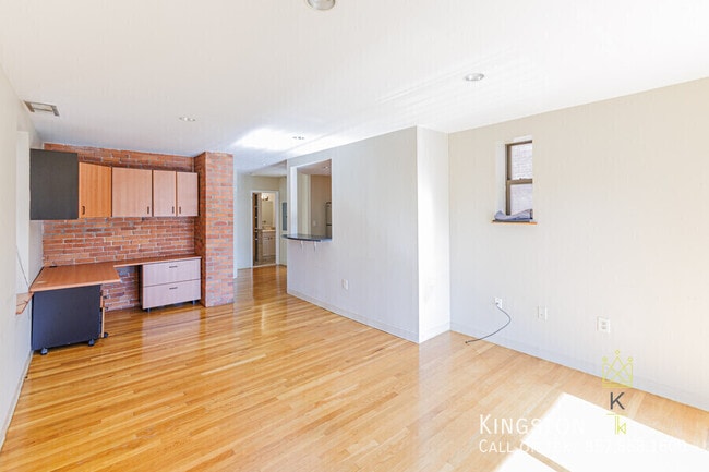 Building Photo - 96 Gainsborough St Unit 206A