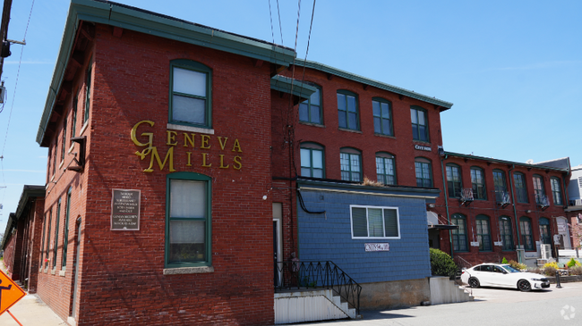 Building Photo - 1117 Douglas Ave Unit 302 Rental