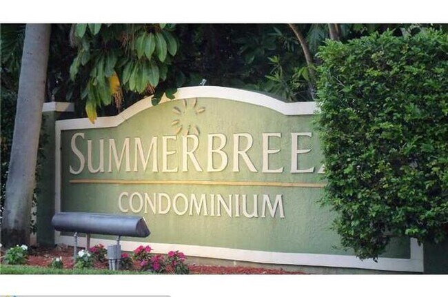 Building Photo - Awesome Condo just close to Sawgrass