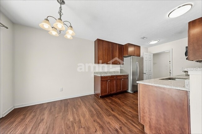 Photo - 7694 Hillsdowne Cir
