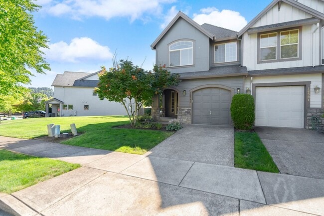 Photo - Bright Damascus Townhome with Fireplace, Garage & Private Patio
