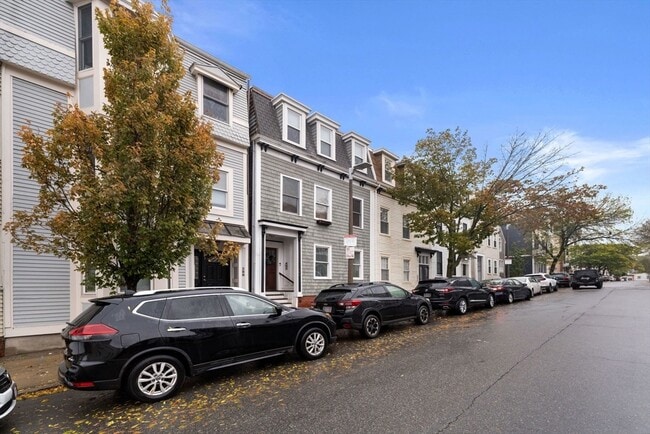 Building Photo - APARTMENT