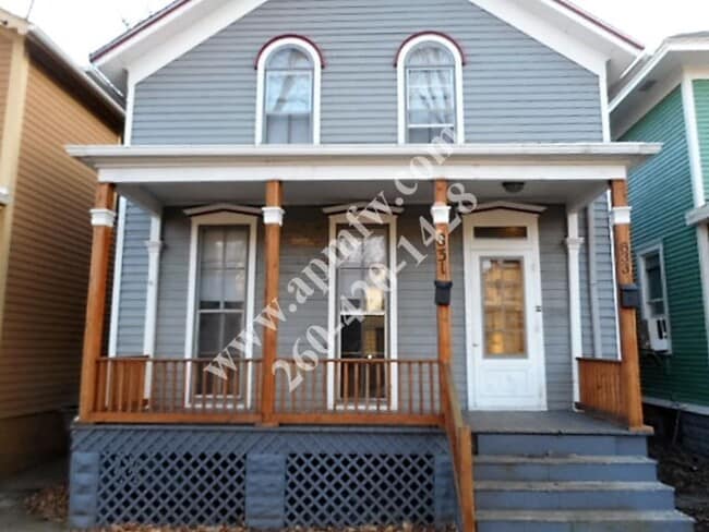 Building Photo - 2 BR Apartment in West Central District