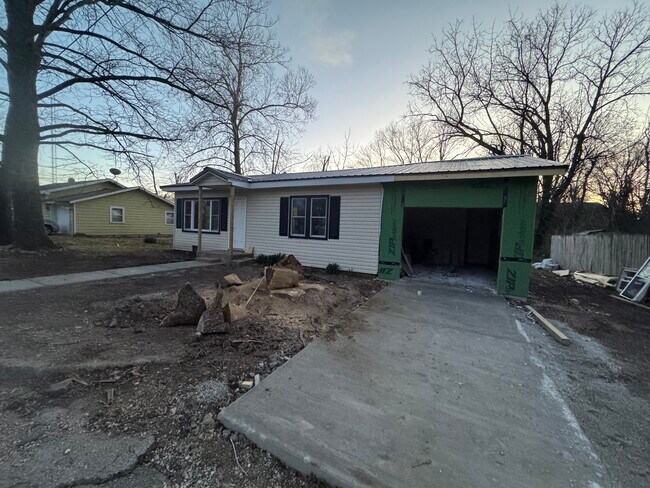 Photo - 505 N Chapman Ave