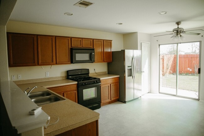 Photo - 12059 Helvick Cres Ave