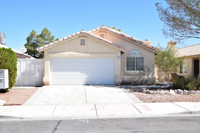 BEAUTIFUL 4 BEDROOM, 2 BATH SINGLE-STORY H... - BEAUTIFUL 4 BEDROOM, 2 BATH SINGLE-STORY H... Casa