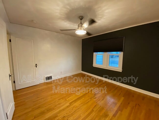 Photo - 209 E 2nd Ave