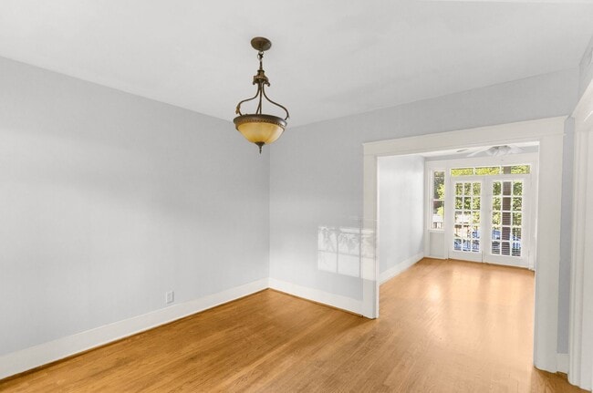 Photo - Elmhardt Apartments