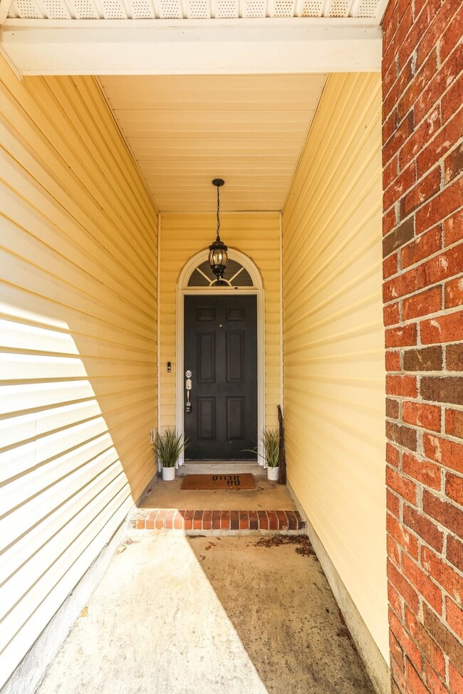 Photo - 425 Trestle Ln