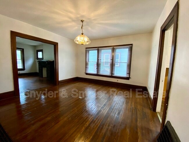 Photo - 400 Cloverdale Ave