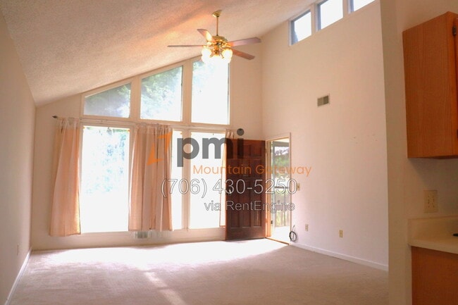 Photo - 48 Primrose Dr Unit B