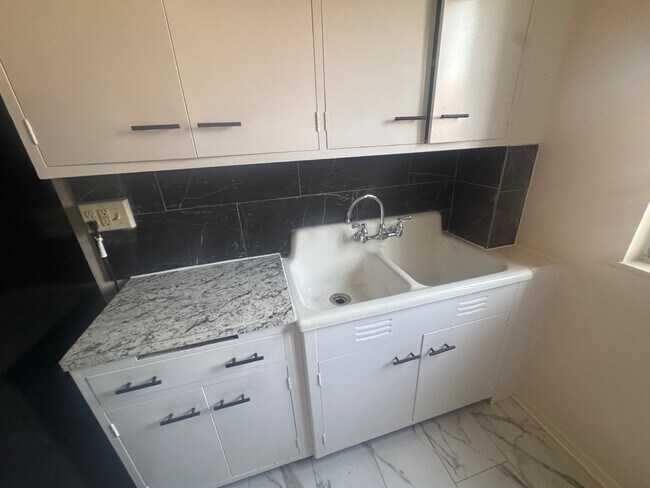 Photo - 1409 Metropolitan Ave