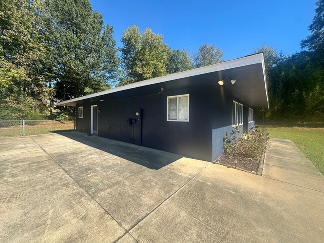 Photo - 3 Bedroom, 2 Bath Home in Golden Springs