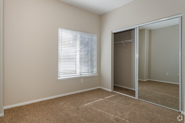 2BR, 2BA - 1,233SF