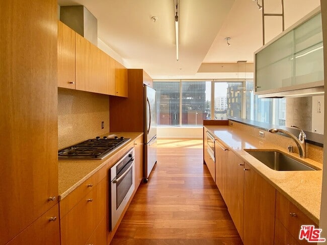 Photo - 1155 S Grand Ave