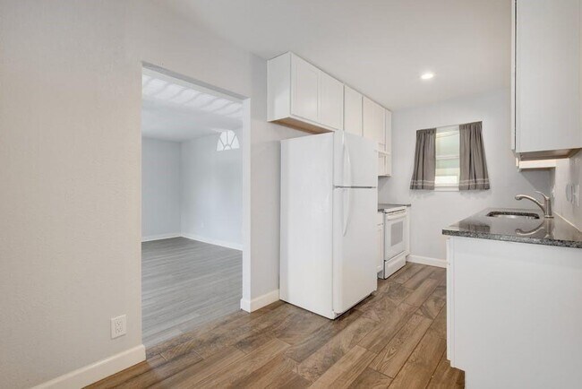 Photo - 5900 Harwill Cir