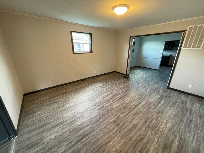 Photo - 15510 College Ave