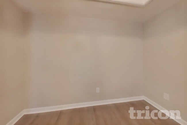 Photo - 1344 Shaddick Dr