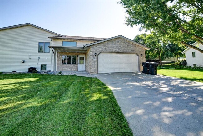 Building Photo - 309 Trail Side Dr Unit 309 Trail Side Drive Rental