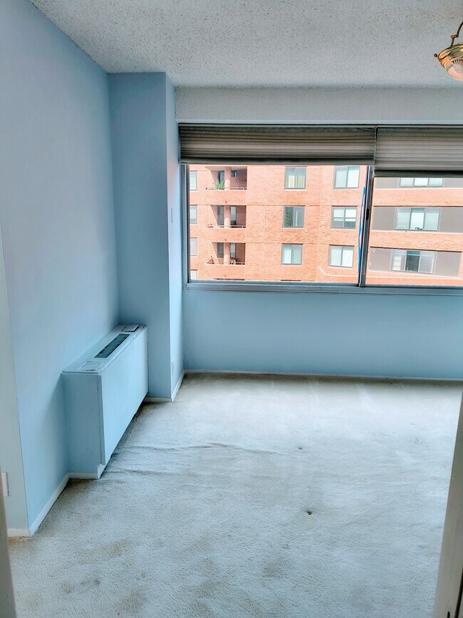 Dining Room - 5500 Friendship Blvd Unit 1516N