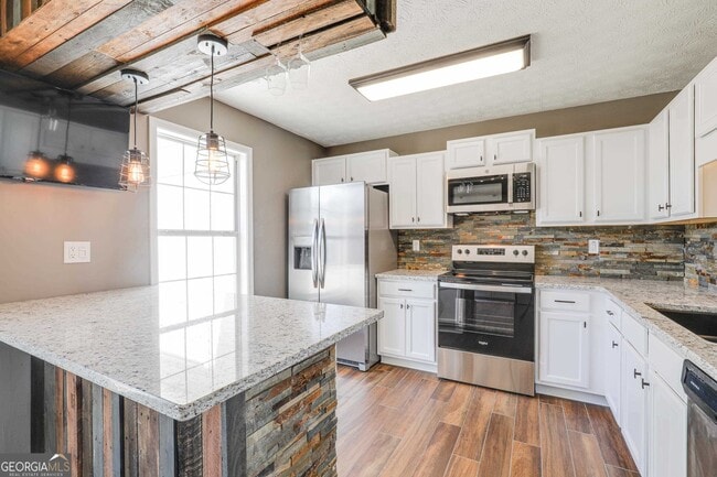 Building Photo - 130 Chastain Loop