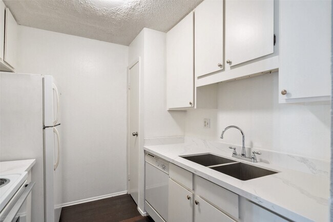 Photo - 10053 Westpark Dr Unit 298