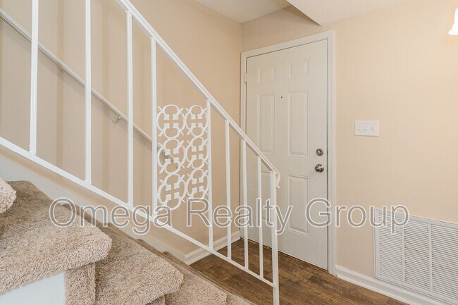 Photo - 3328 Warringwood Dr