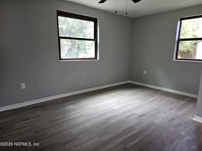 Photo - 1407 W 31st St