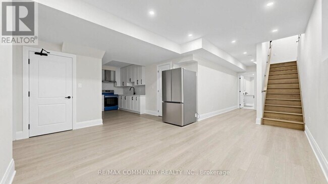 Photo - 1544 Honey Locust Pl