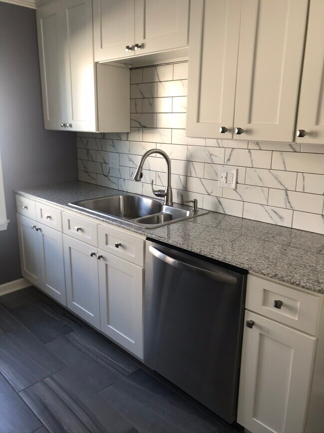 Photo - 84 Duluth Ave Unidad Upper