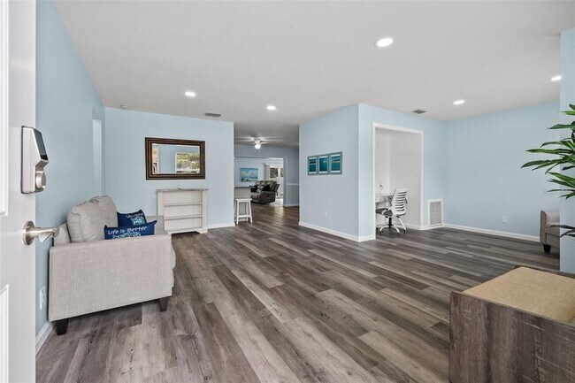 Photo - 2832 47th Ave S