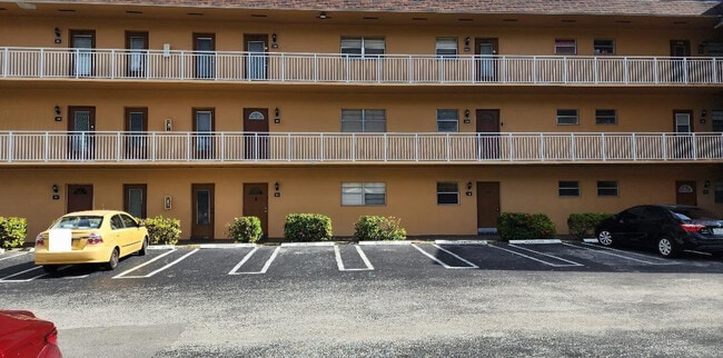 Building Photo - 5031 W Oakland Park Blvd Unit 307